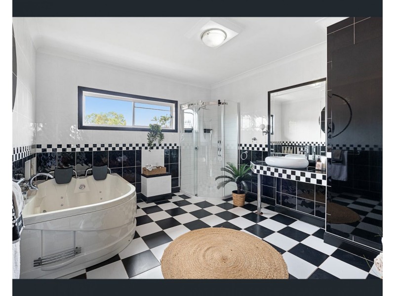 23 Cronin Drive, Wellington Point QLD 4160