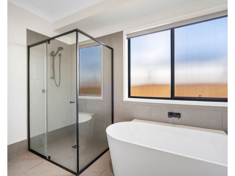 32 Carbeen Circuit, Springfield QLD 4300