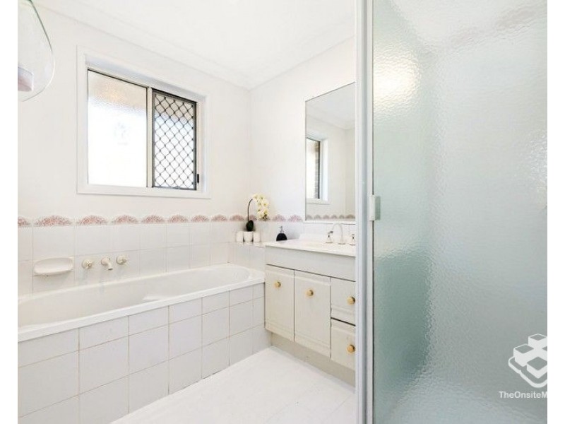 10 Carnea Place, Regents Park QLD 4118