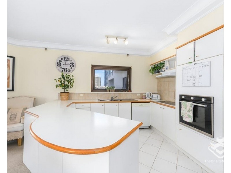 15/2 Admiralty Drive, Surfers Paradise QLD 4217