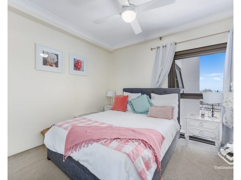 15/2 Admiralty Drive, Surfers Paradise QLD 4217