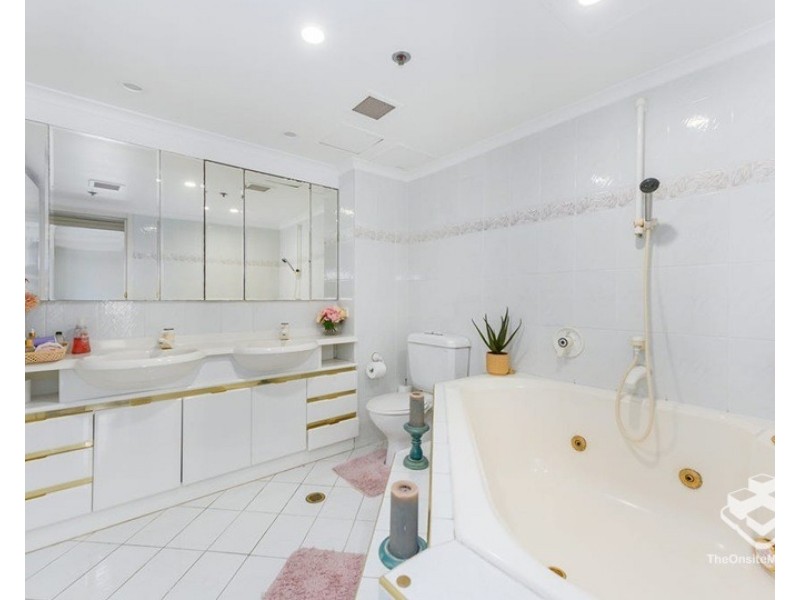 15/2 Admiralty Drive, Surfers Paradise QLD 4217