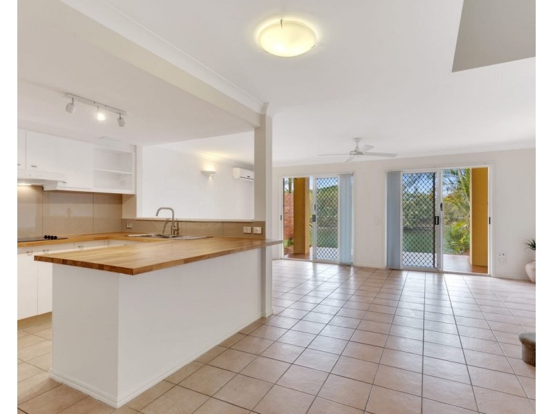 ID:21184779/215 Cottesloe Drive, Mermaid Waters QLD 4218