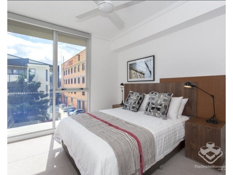 010/113 Commercial Road, Newstead QLD 4006