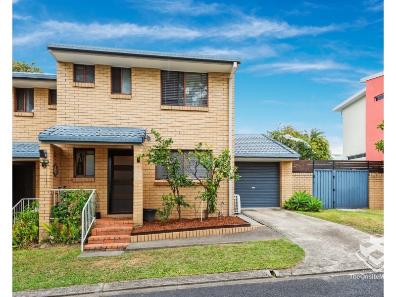 8/36 Government Road, Labrador QLD 4215