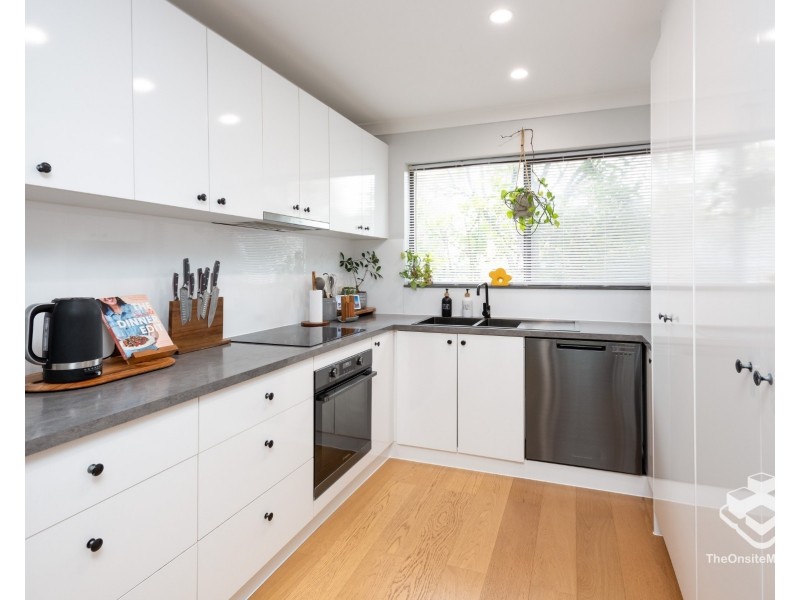 8/36 Government Road, Labrador QLD 4215