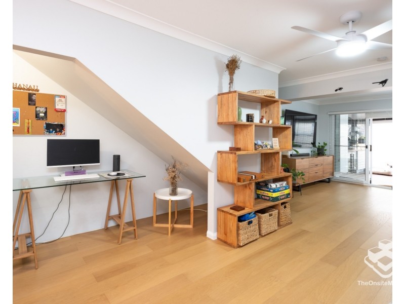 8/36 Government Road, Labrador QLD 4215