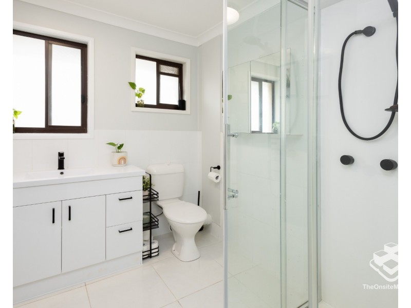 8/36 Government Road, Labrador QLD 4215