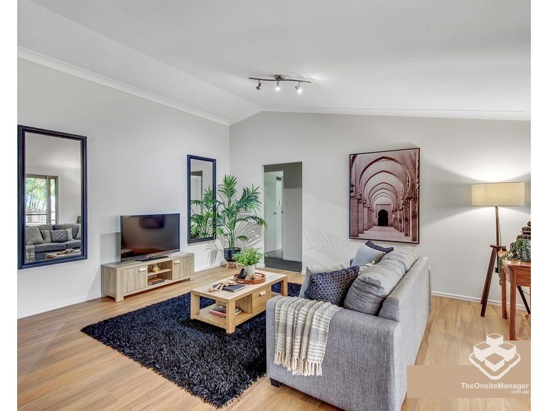 8 Brighton Parade, Forest Lake QLD 4078