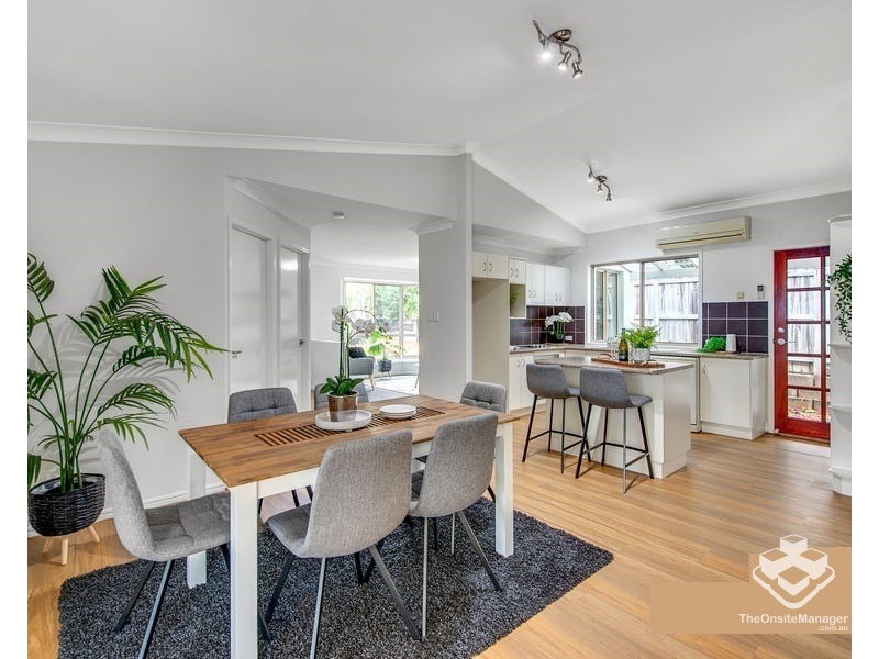 8 Brighton Parade, Forest Lake QLD 4078