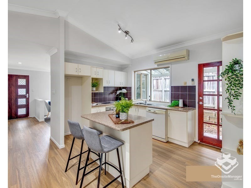 8 Brighton Parade, Forest Lake QLD 4078