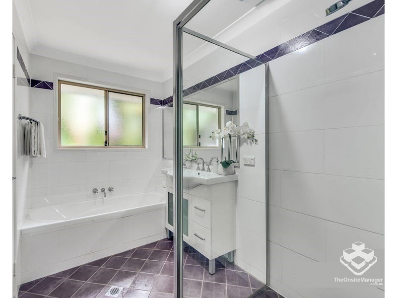8 Brighton Parade, Forest Lake QLD 4078