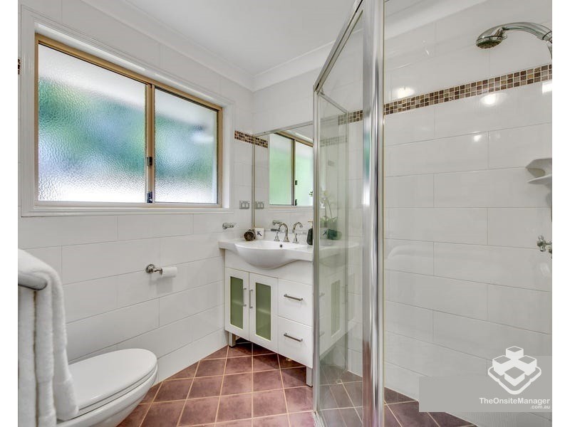 8 Brighton Parade, Forest Lake QLD 4078
