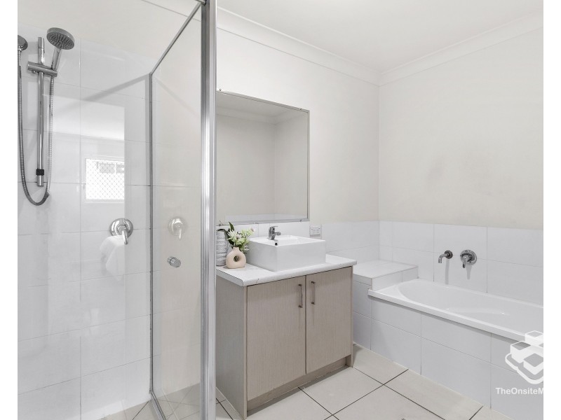 1/10 Costalot Street, Oxley QLD 4075