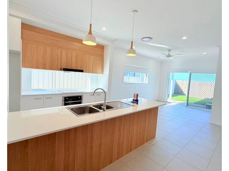17 Highbury Court, Greenbank QLD 4124