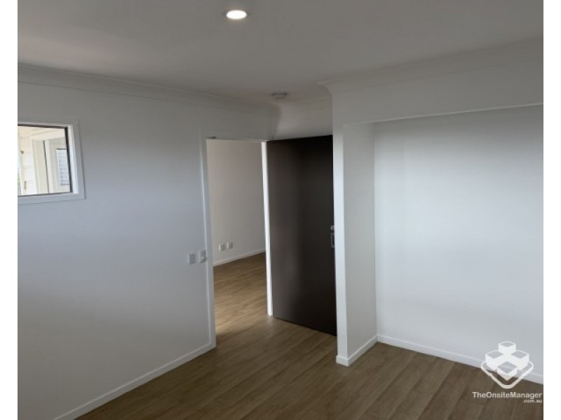 15 Frederick Circuit, Eli Waters QLD 4655