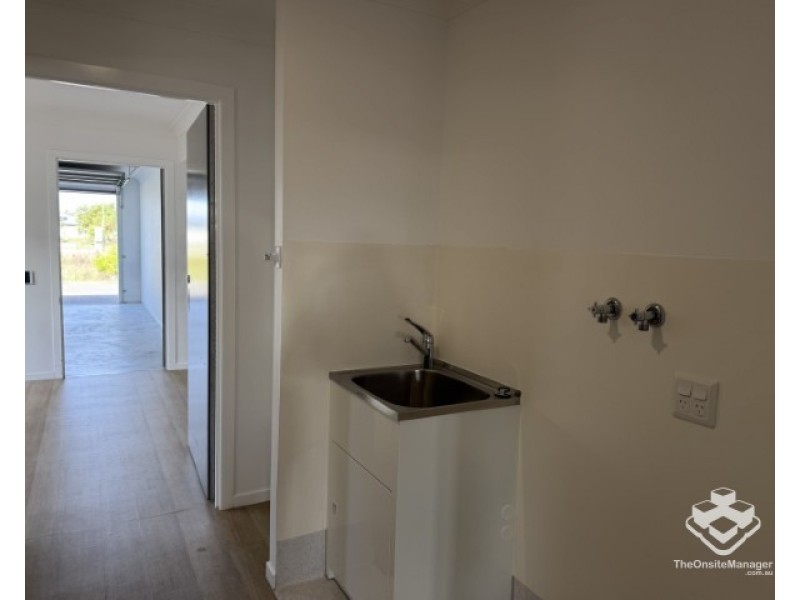 15 Frederick Circuit, Eli Waters QLD 4655