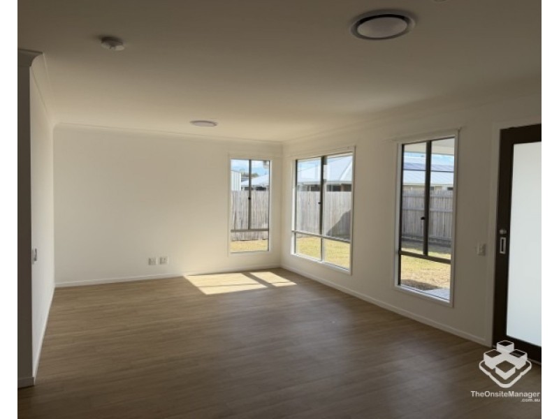 15 Frederick Circuit, Eli Waters QLD 4655