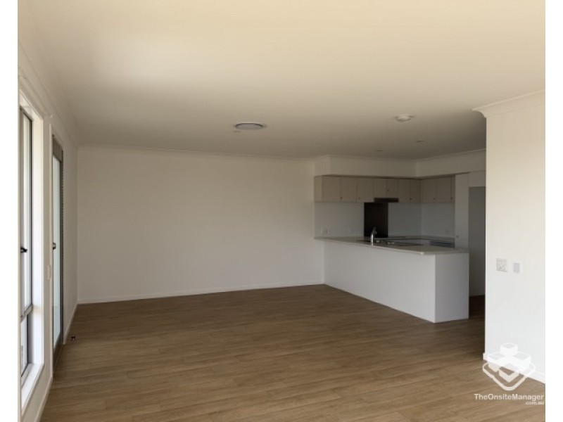 15 Frederick Circuit, Eli Waters QLD 4655