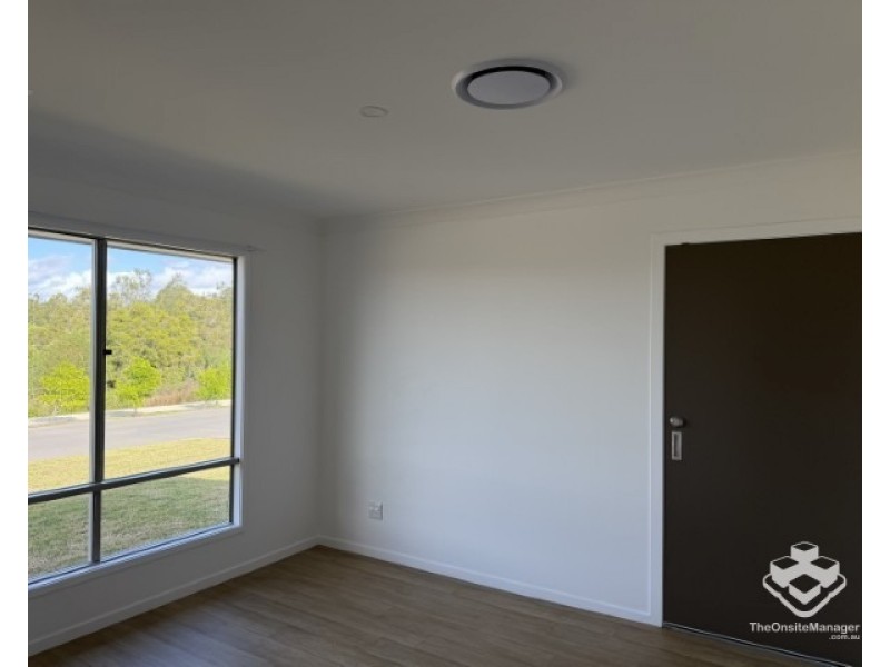 15 Frederick Circuit, Eli Waters QLD 4655