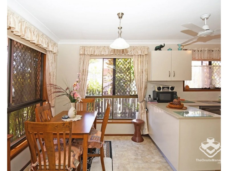 13 Caringa Street, Urangan QLD 4655