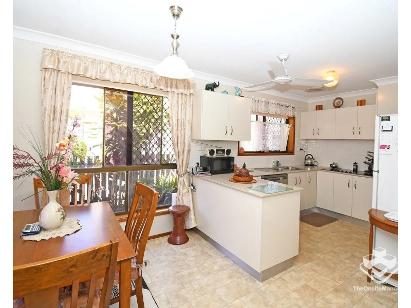 13 Caringa Street, Urangan QLD 4655