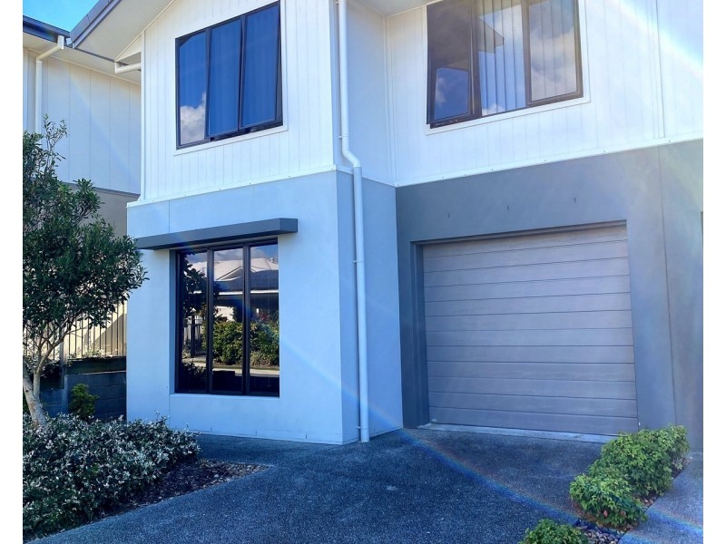 11/430 Gainsborough Drive, Pimpama QLD 4209