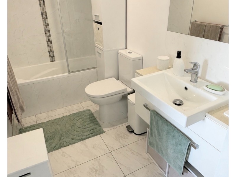 ID:21185500/17 Bath Street, Labrador QLD 4215