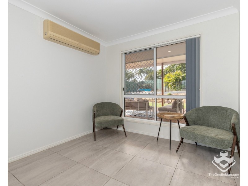 8 Edgeworth Place, Helensvale QLD 4212