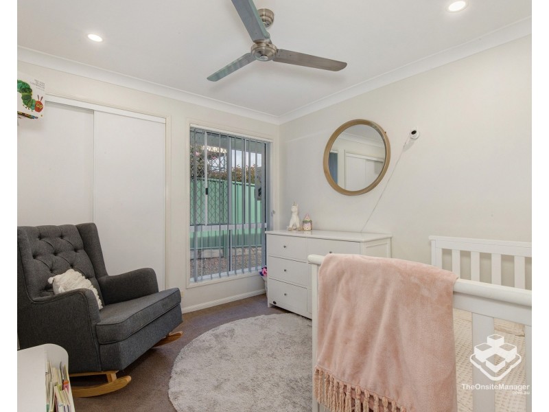 8 Edgeworth Place, Helensvale QLD 4212