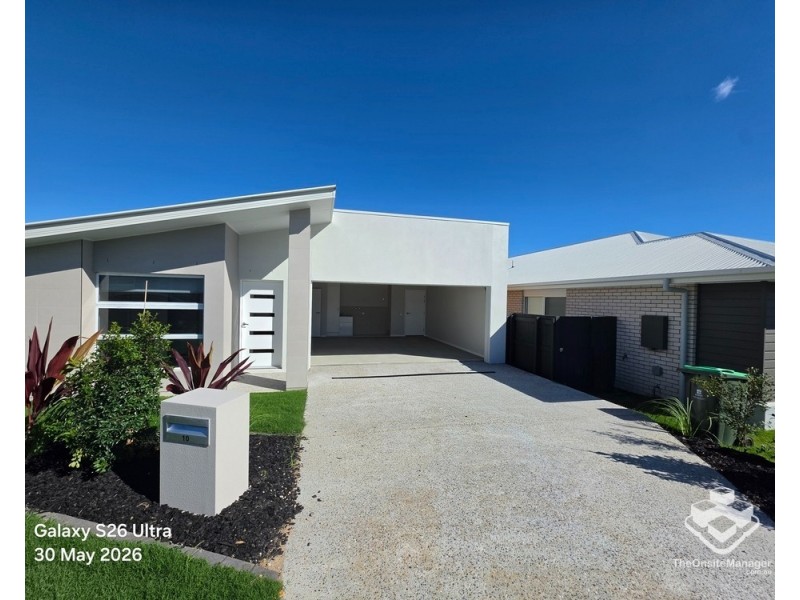 10 Peace Circuit, White Rock QLD 4306
