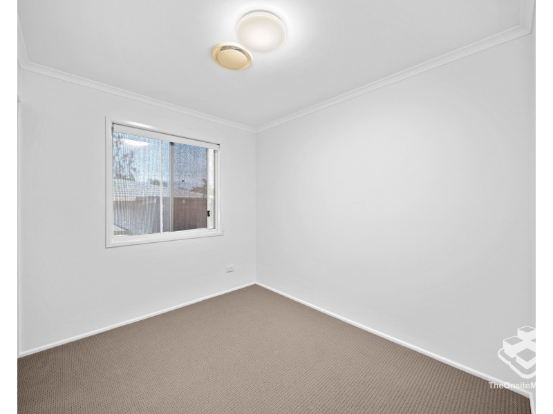 1 Mountain Ash Crescent, Stapylton QLD 4207