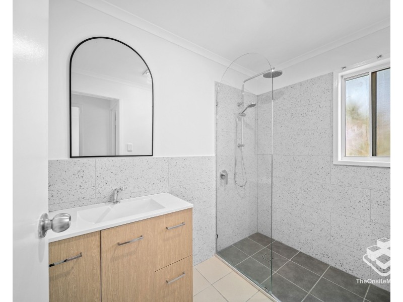 1 Mountain Ash Crescent, Stapylton QLD 4207