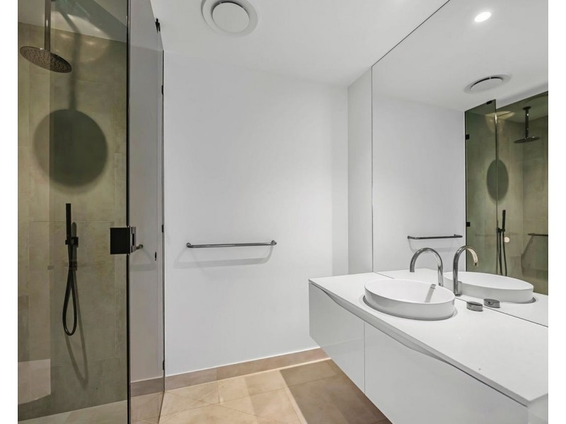 ID:21185912/2 The Lanes Boulevard, Mermaid Waters QLD 4218