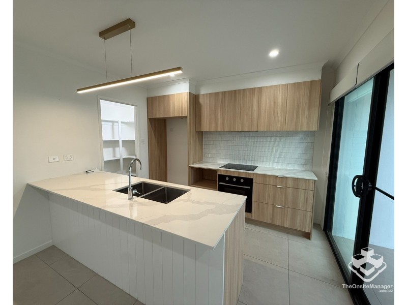 61/4 Harmony Street, Pimpama QLD 4209