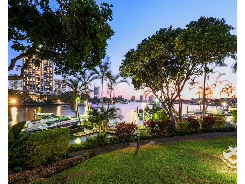 62/2 Admiralty Drive, Surfers Paradise QLD 4217