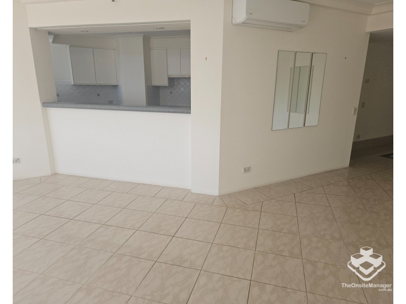 ID:21185996/12 Commodore Drive, Surfers Paradise QLD 4217
