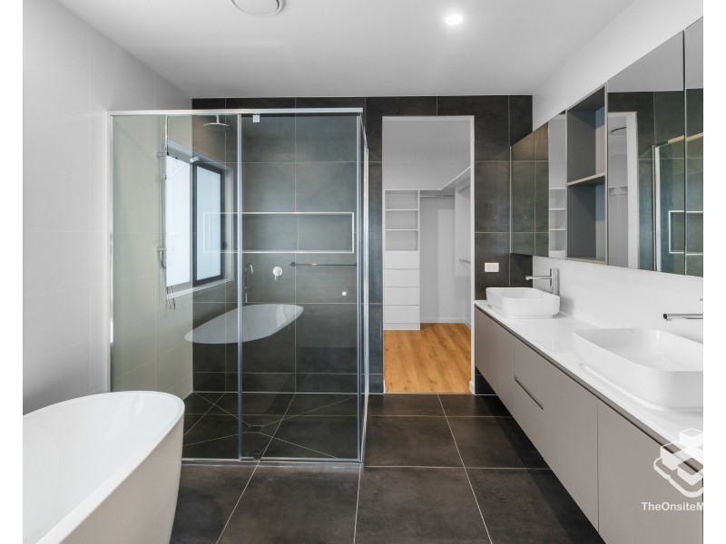 37 Santa Monica Boulevard, Hope Island QLD 4212