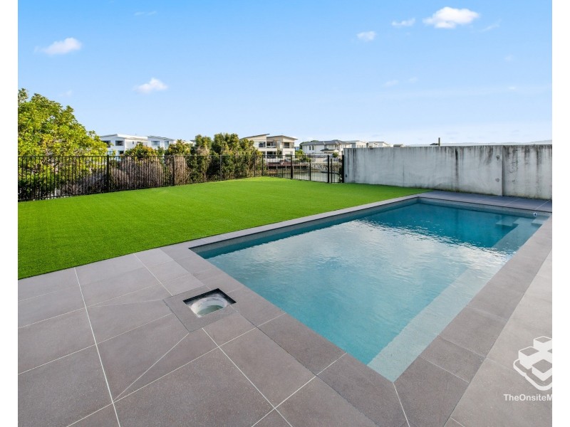 37 Santa Monica Boulevard, Hope Island QLD 4212