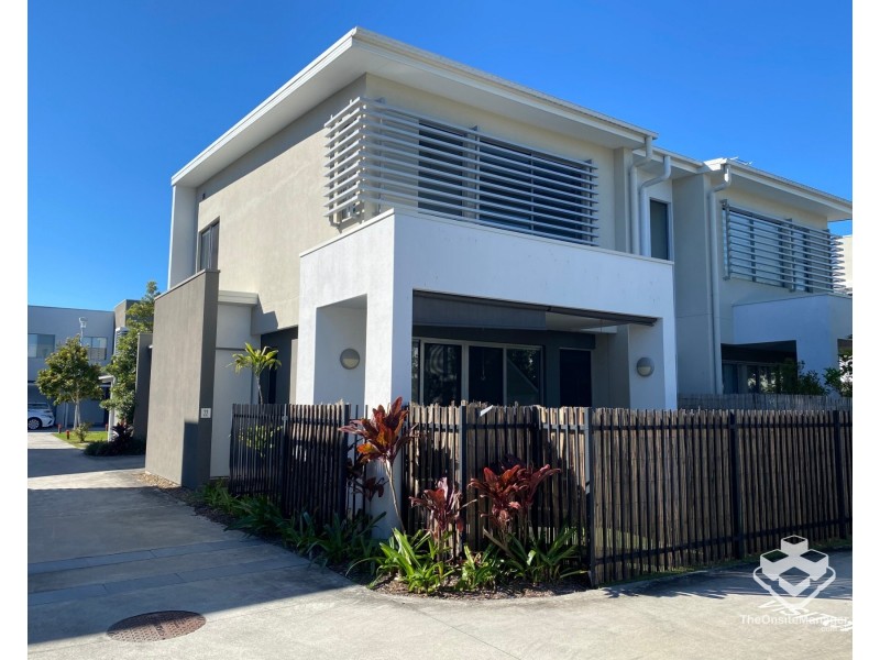 22/2 Emily Way, Varsity Lakes QLD 4227
