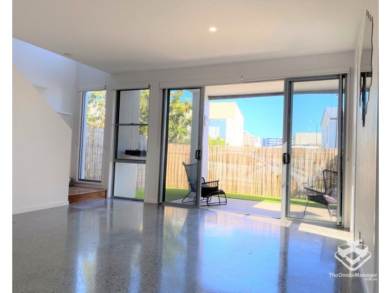 22/2 Emily Way, Varsity Lakes QLD 4227