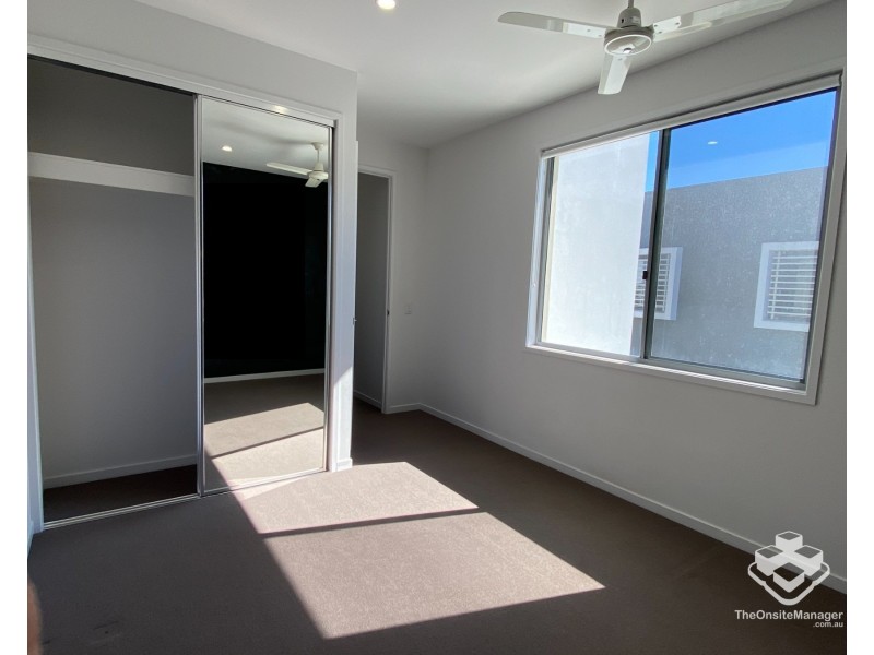 22/2 Emily Way, Varsity Lakes QLD 4227