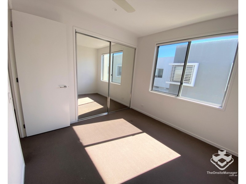 22/2 Emily Way, Varsity Lakes QLD 4227