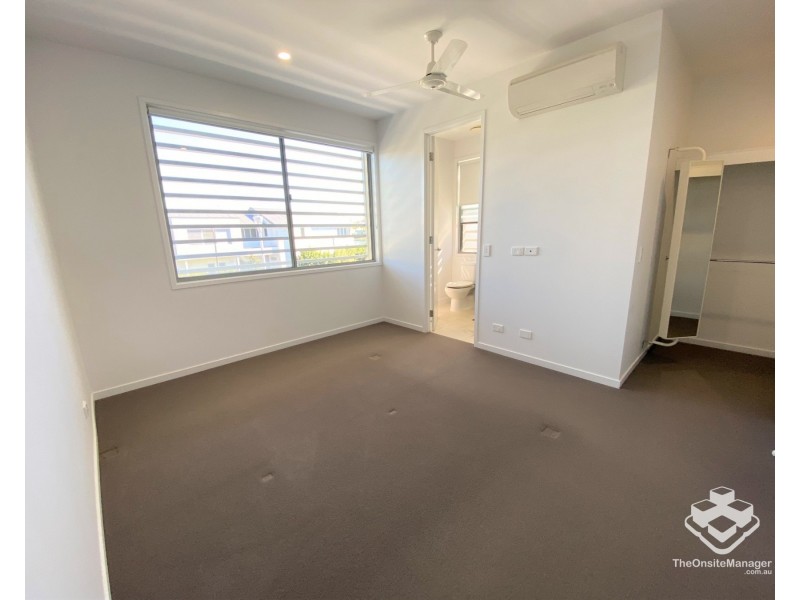 22/2 Emily Way, Varsity Lakes QLD 4227