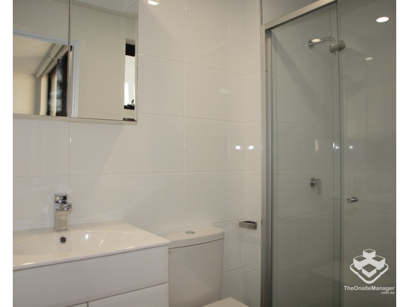 27/43 Lenneberg Street, Southport QLD 4215