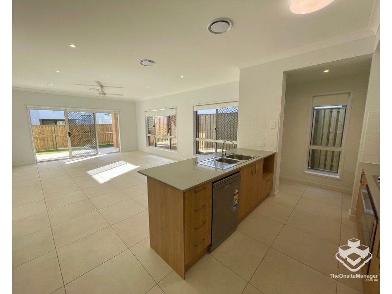 4 Shell Street, Nerang QLD 4211