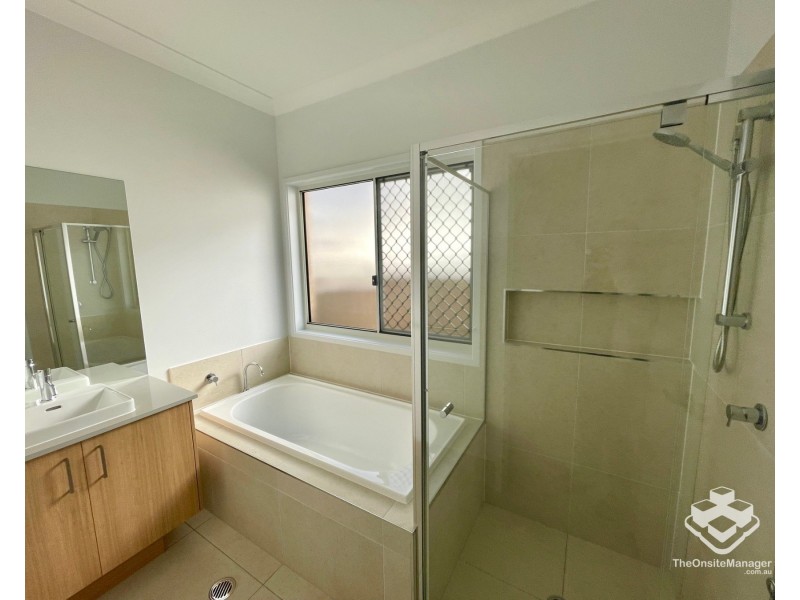4 Shell Street, Nerang QLD 4211