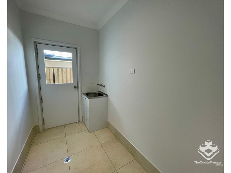 4 Shell Street, Nerang QLD 4211