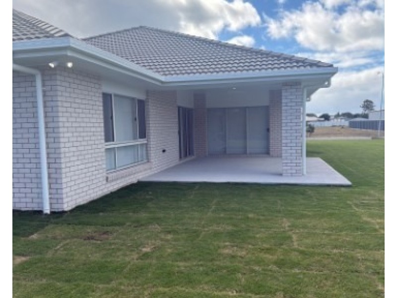 134 Beach Drive, Burrum Heads QLD 4659