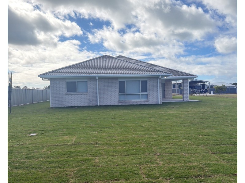 134 Beach Drive, Burrum Heads QLD 4659
